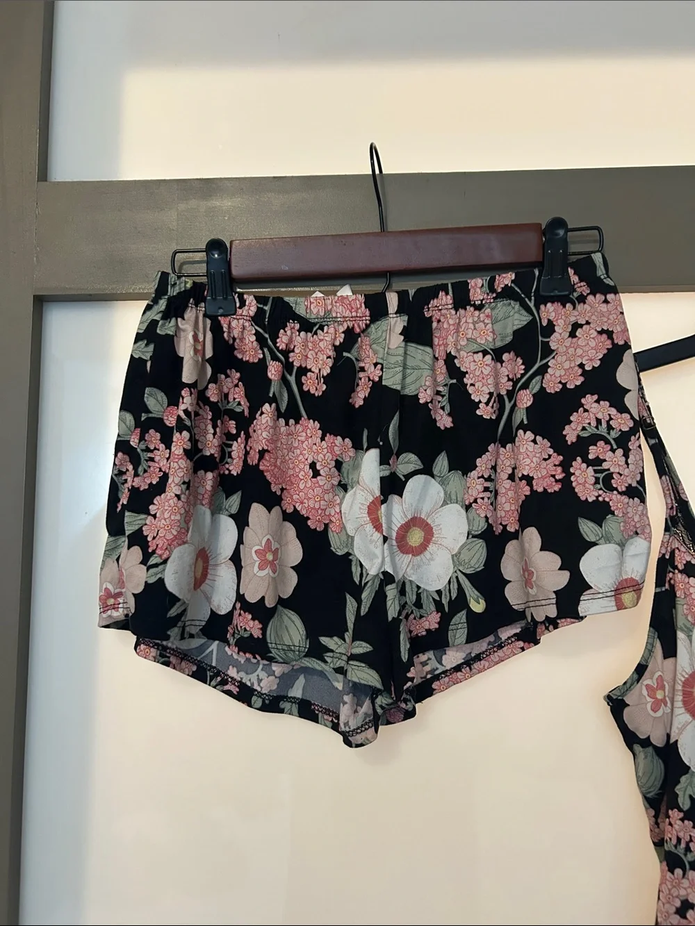 Floral Lace Trim Camisole & Short Set in Black and Pink - Picture 5 of 5